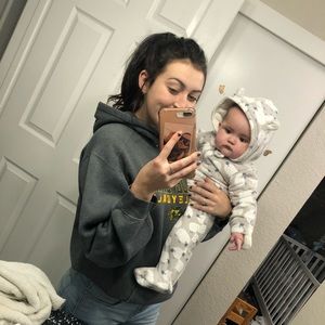 Meet your Posher, Claire